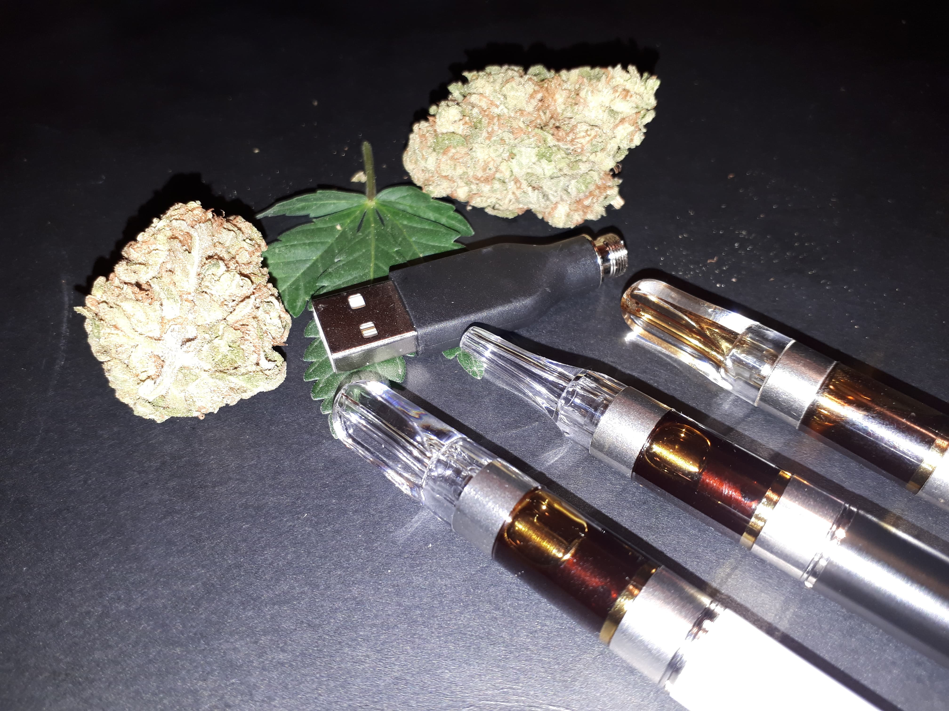 image of cannabis THC & CBD vape pen / cartridge products-cannabis THC & CBD vape pen / cartridge products delivered in Halifax-Dartmouth Regional Municipality, NS by Medic Cannabis Dispensary based in the Halifax-Dartmouth Regional Municipality covering / delivering to all of the Halifax-Dartmouth Regional Municipality, Timberlea, Hammonds Plains, Bedford, Sackville, Spryfield, Herring Cove, Sambro, Harrietsfield, Cole Harbour, Eastern Passage & surrounding areas.
